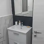 Isti E Binisti Flat